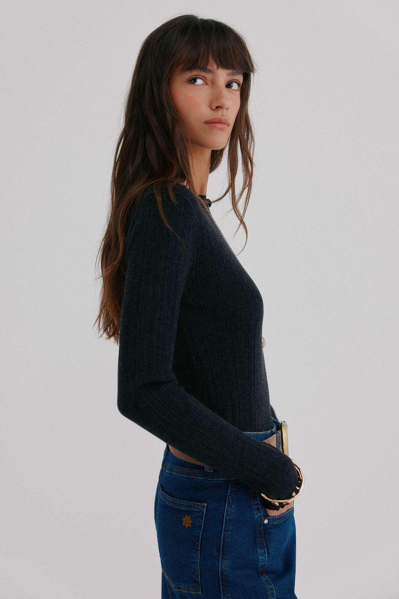 Hoss Intropia Nidia. Top con detalle de ondas