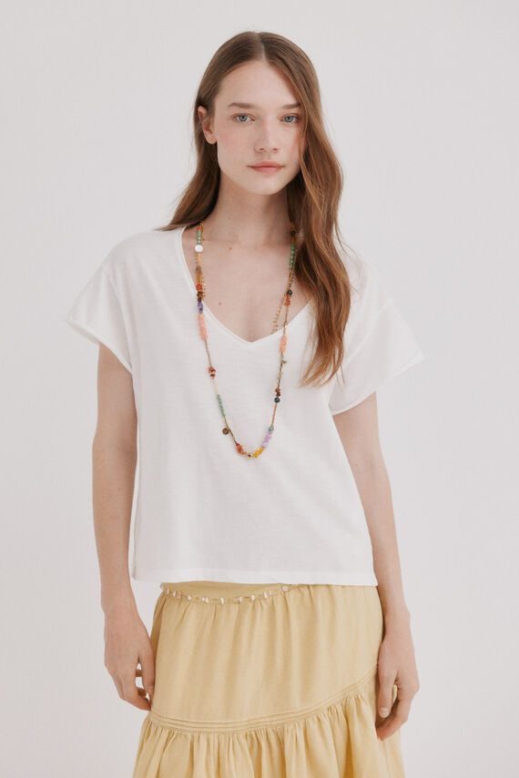 Monike. Camiseta maga corta escote pico
