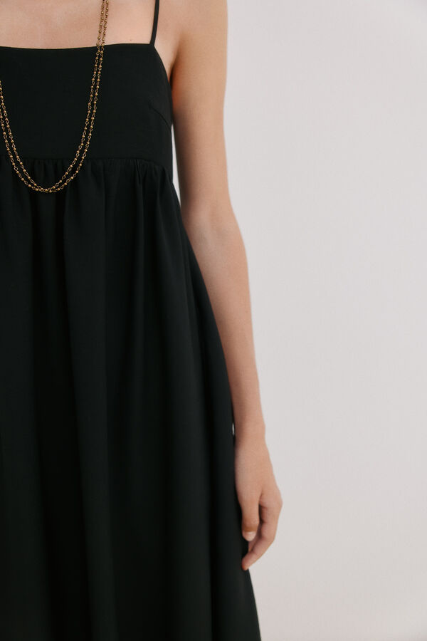 Hoss Intropia Asunci&oacute;n. Vestido com la&ccedil;ada Preto