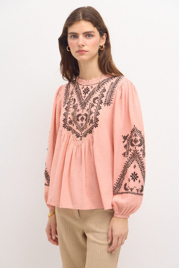 Hoss Intropia Cleo. Ethnic embroidered blouse. Pink