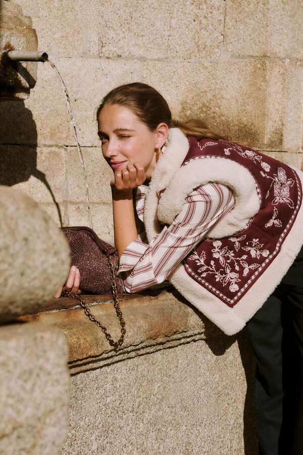 Hoss Intropia Daia. Colete bordado Granada