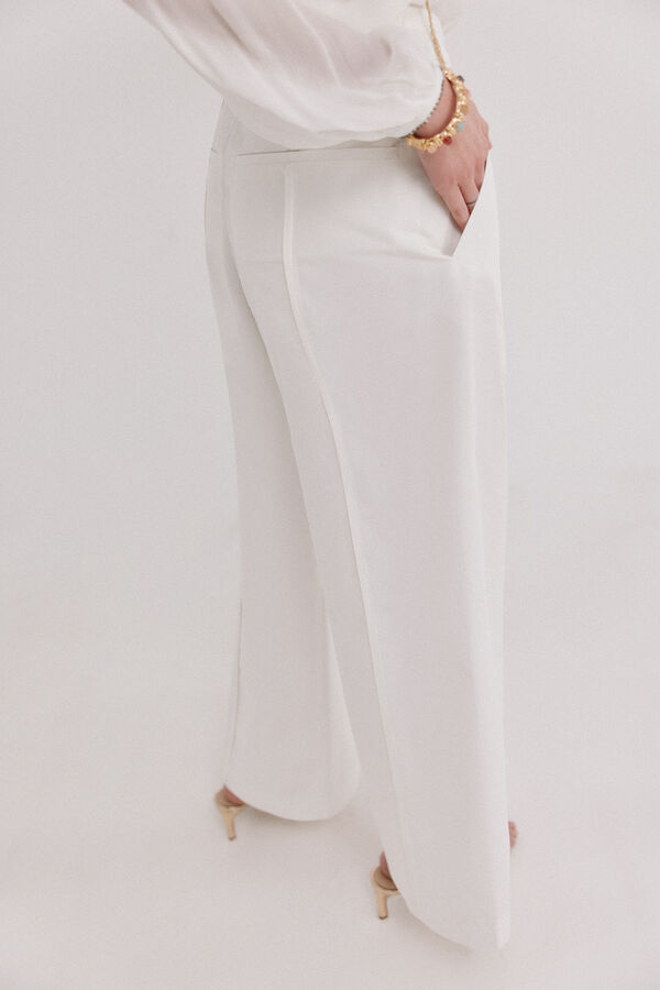 Hoss Intropia Polly. Cal&ccedil;a com pregas duplas Ecru