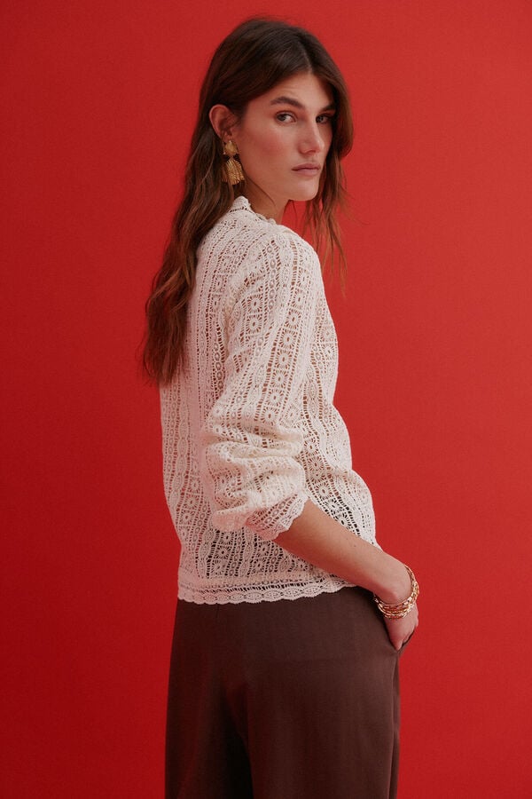 Hoss Intropia Camille. Blusa em renda guipir Ecru