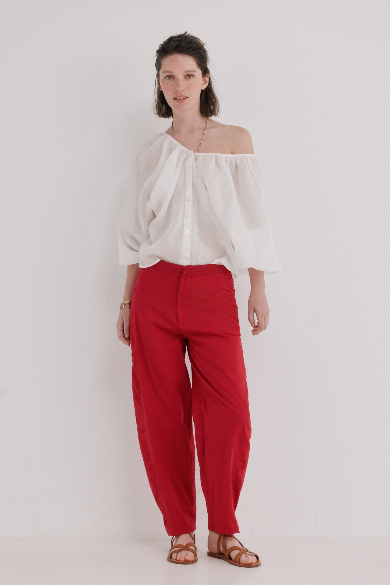 Hoss Intropia P&iacute;a. Cal&ccedil;a de cintura m&eacute;dia bordada