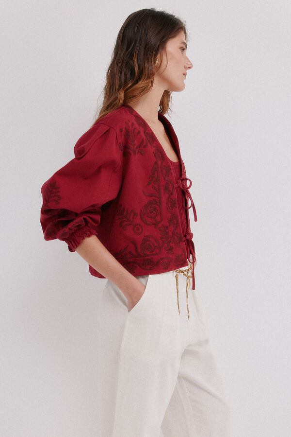 Hoss Intropia Eva. Chaqueta bordada Vino