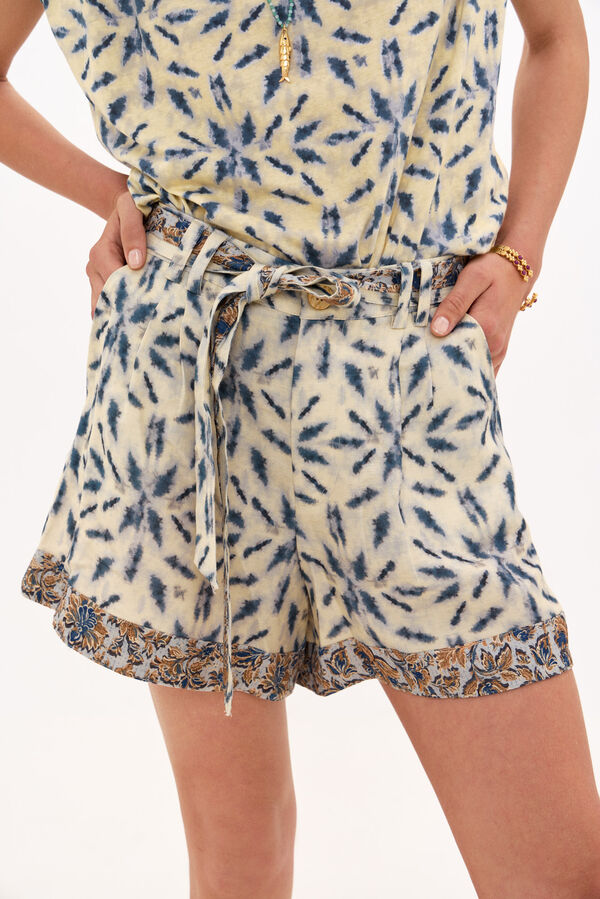 Hoss Intropia Pippa. Printed linen Bermuda shorts Khaki