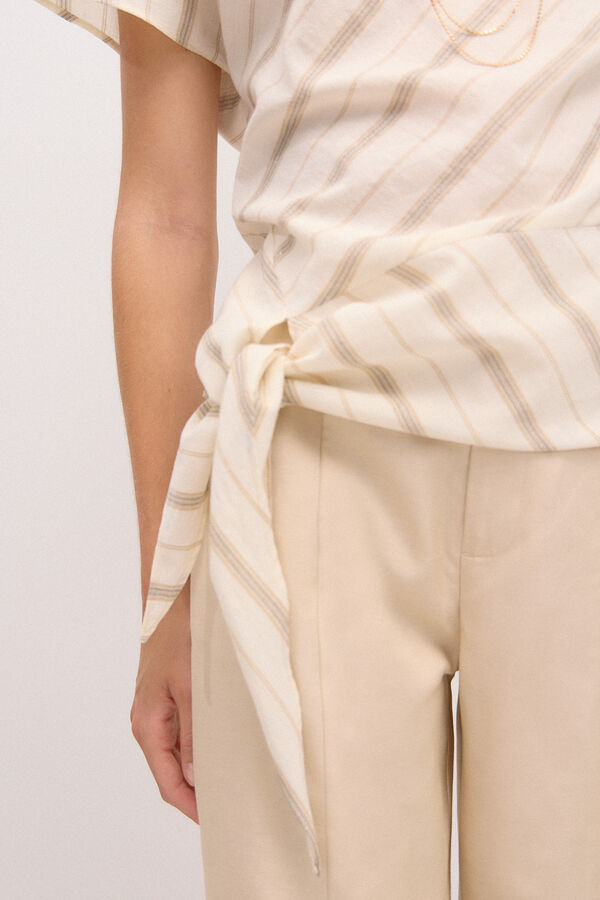 Hoss Intropia Catalina. Knotted striped top. Ivory