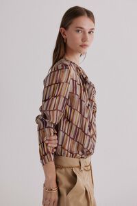 Hoss Intropia Guisselle. Blusa com decote cruzado assimétrico