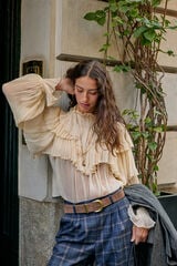 Hoss Intropia Giulia. Blusa romântica Ecru