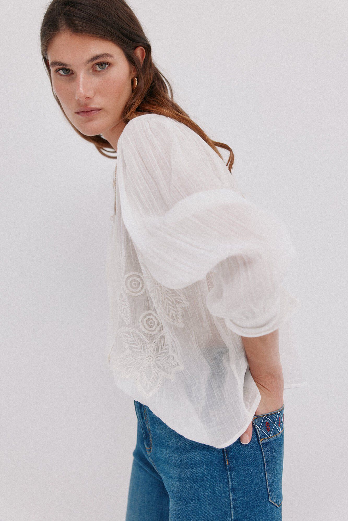 Hoss Intropia Cosima.  Blusa bordada floral