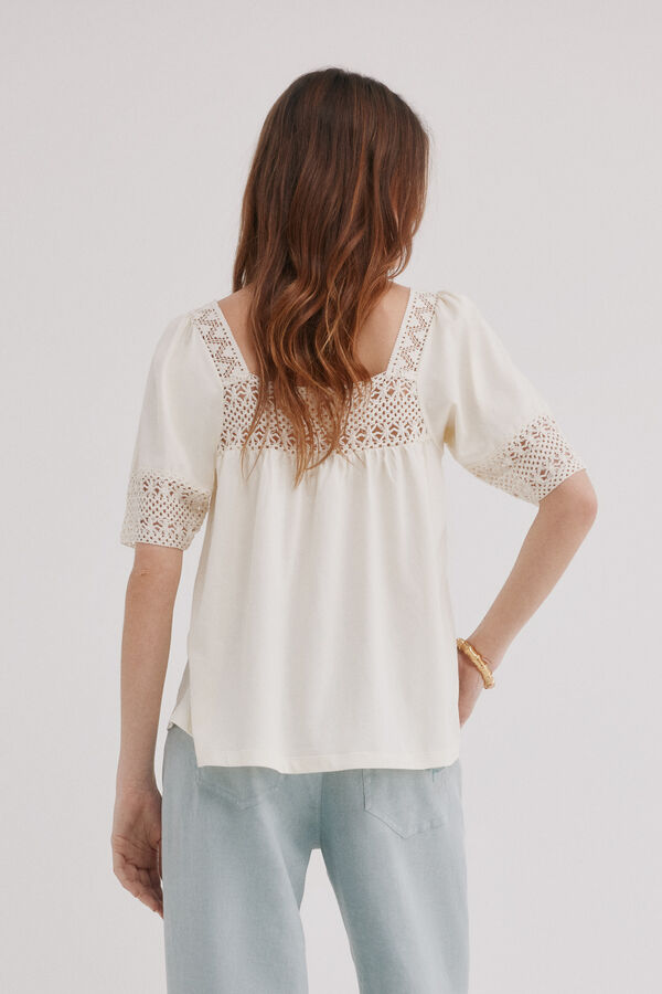 Hoss Intropia Miranda. T-shirt rom&acirc;ntica Beige