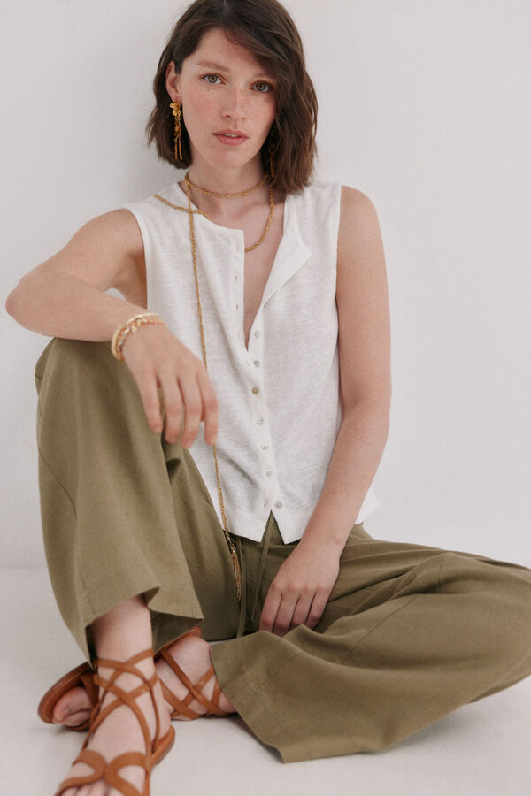 Hoss Intropia Mireia. T-shirt sem mangas com carcela Beige
