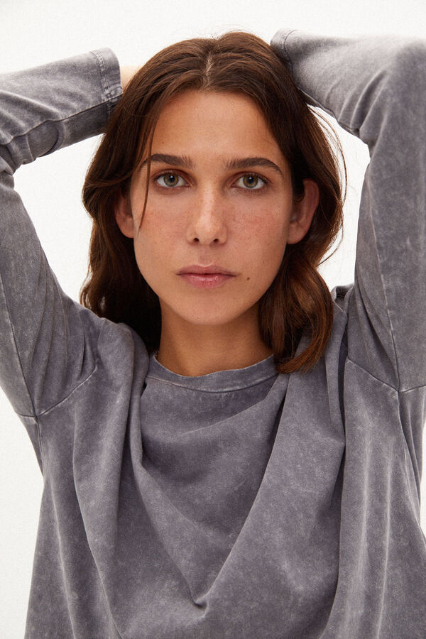 Hoss Intropia Duna. Camiseta de algod&oacute;n desgastada Gris