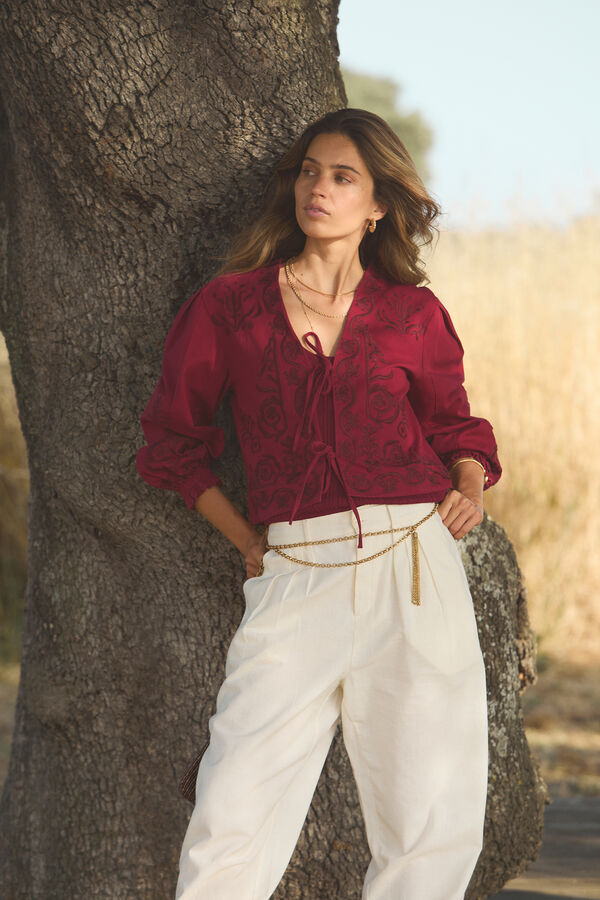 Hoss Intropia Eva. Chaqueta bordada Vino