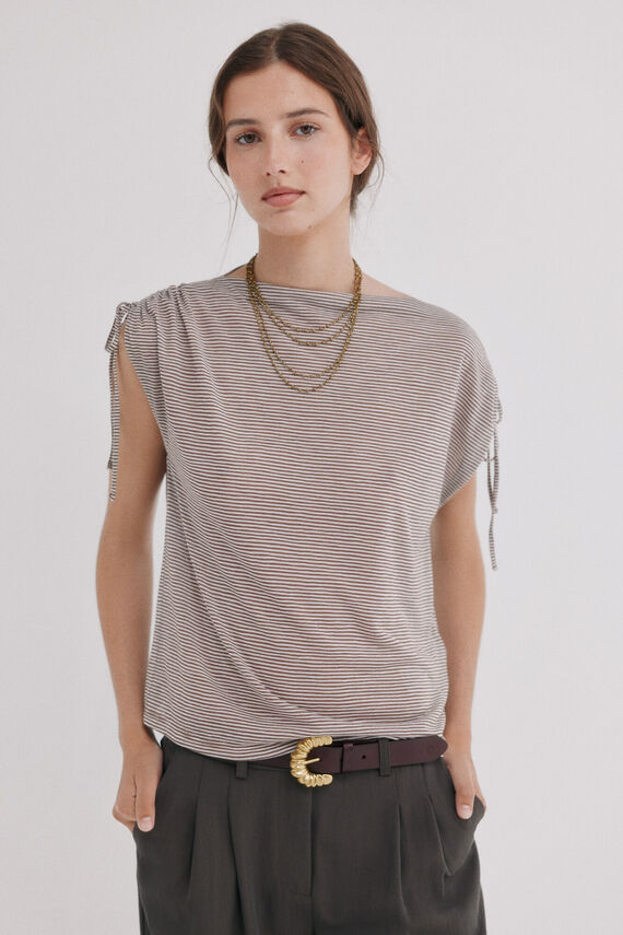 Madison. Camiseta fruncidos