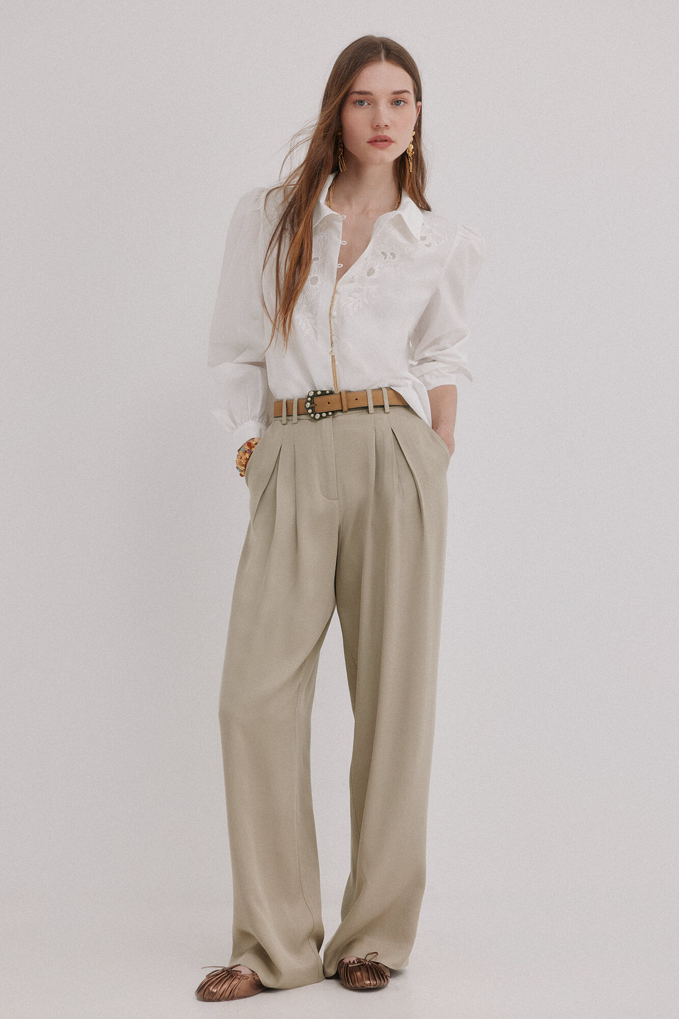 Hoss Intropia Carine. Blusa bordada