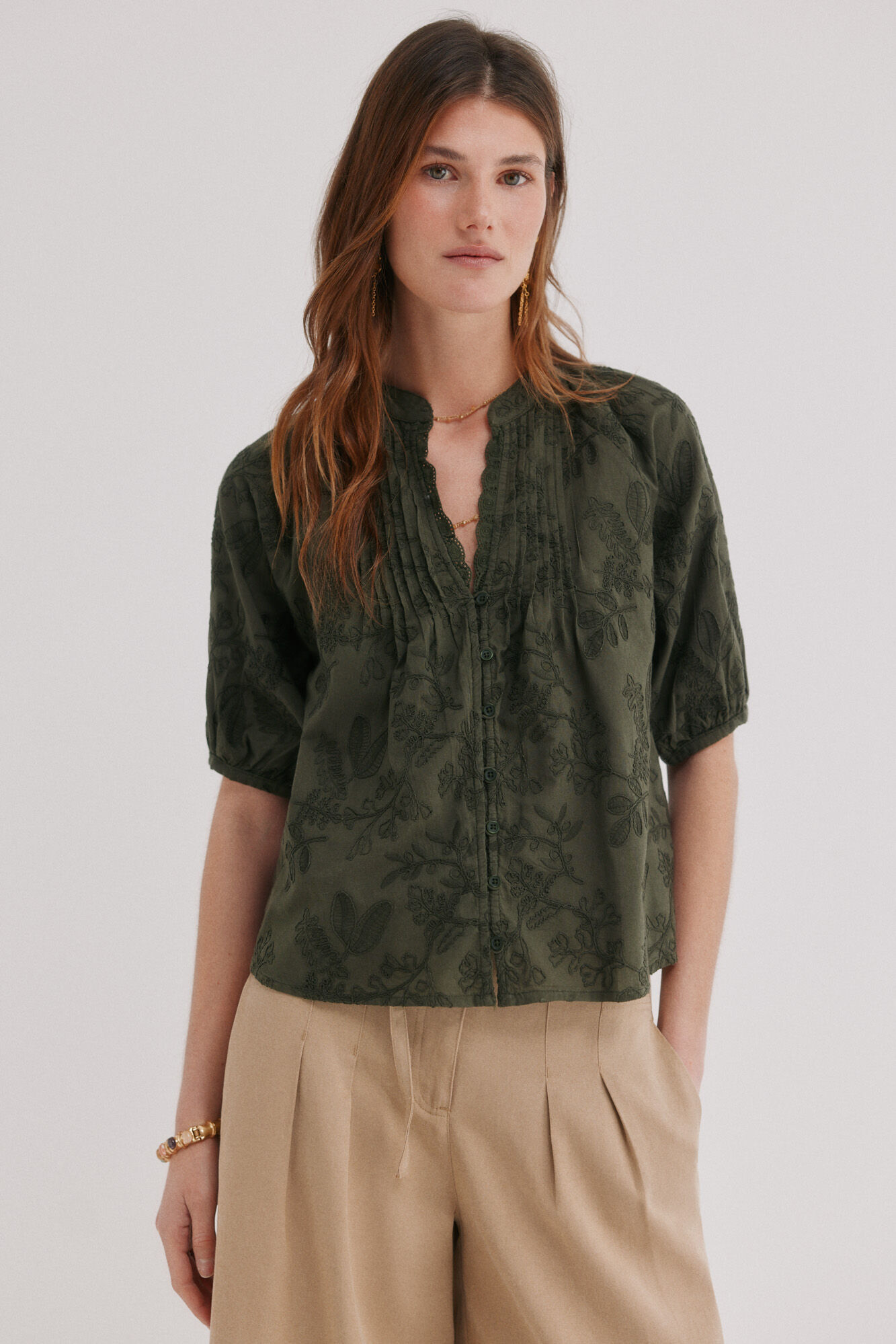 Hoss Intropia Celia. Blusa bordado floral