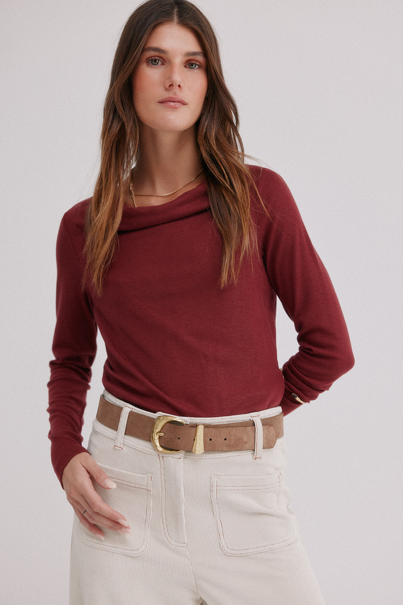 Hoss Intropia Mirta. Camiseta con escote drapeado