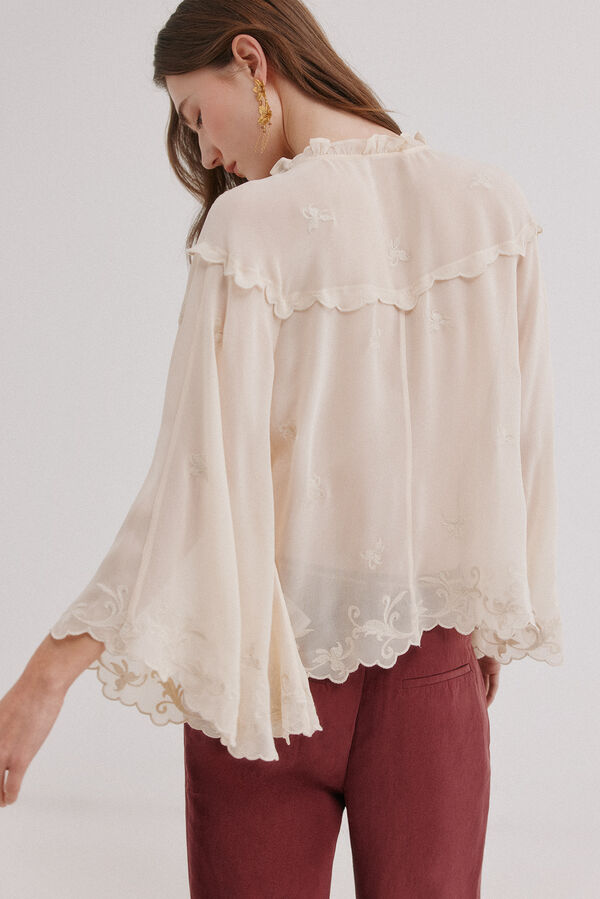 Hoss Intropia Chelsea. Blusa rom&acirc;ntica Ecru