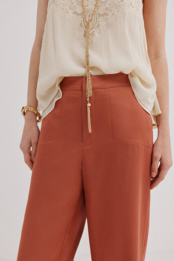 Hoss Intropia Pen&eacute;lope. Cal&ccedil;a em tecido acetinado Subiu