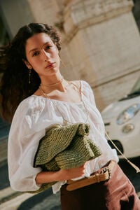 Hoss Intropia Nagore. mala com folhos de fibras naturais