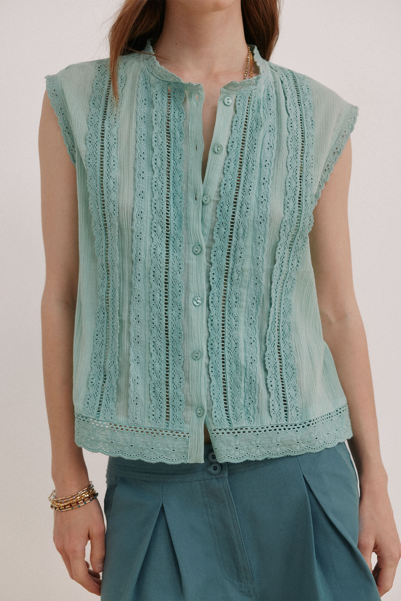 Hoss Intropia Cora. Blusa de renda