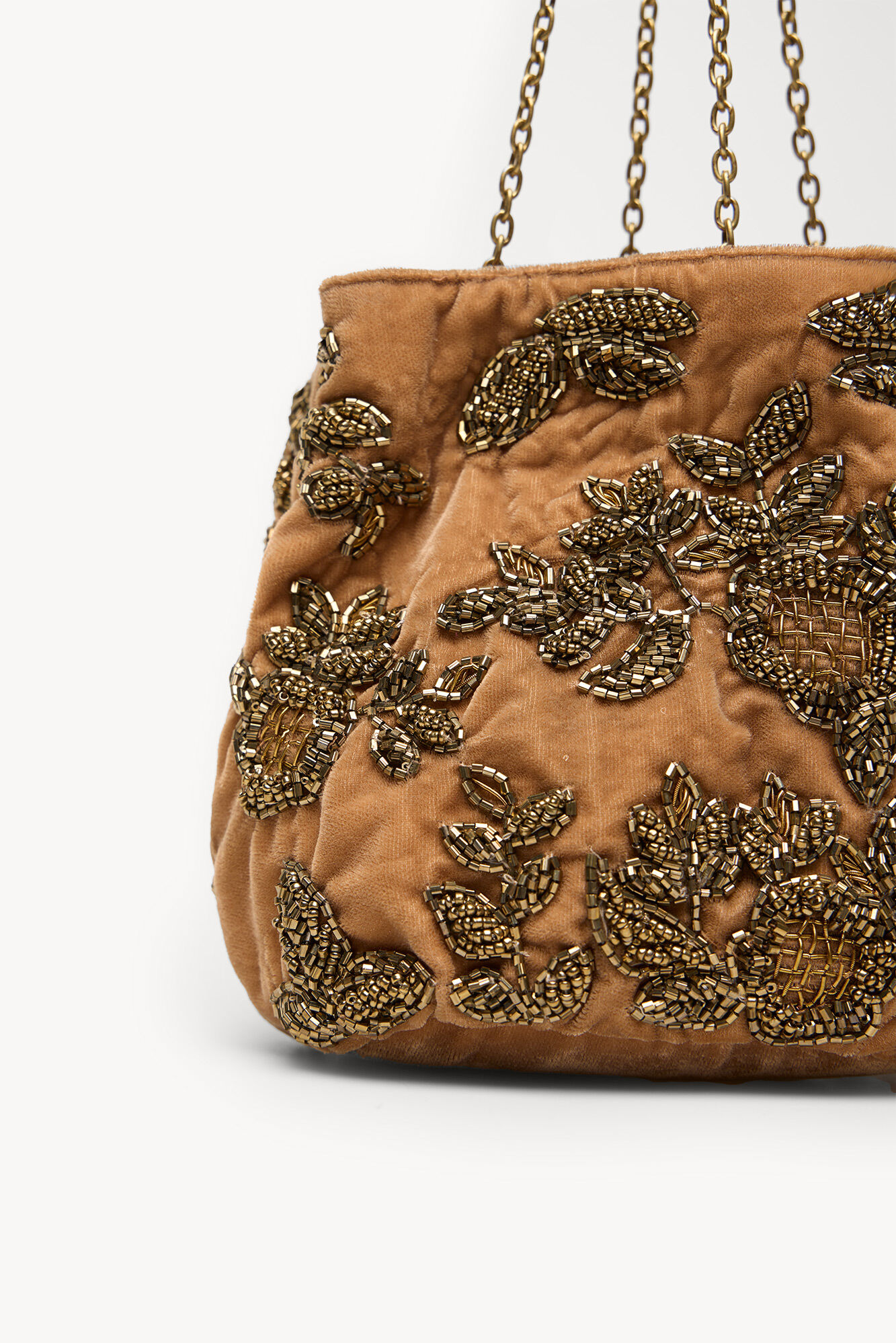 Hoss Intropia Nina. Bolsa de veludo e mi&ccedil;angas