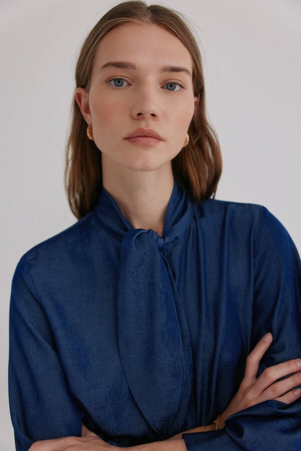 Hoss Intropia Graciela. Blusa com detalhe de nó Azul