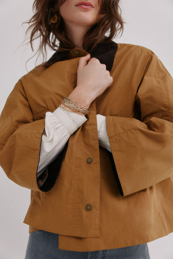 Hoss Intropia Delma. Deportiva tipo capa Amarillo