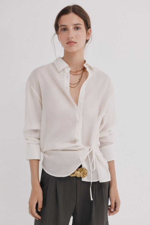 Cala. Camisa fruncido