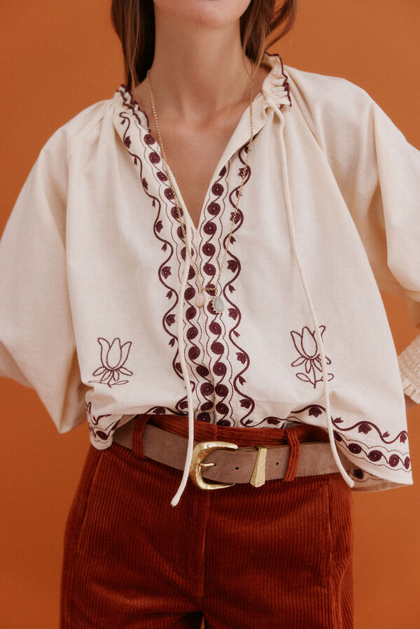 Hoss Intropia Claudia. Blusa bordada Ecru