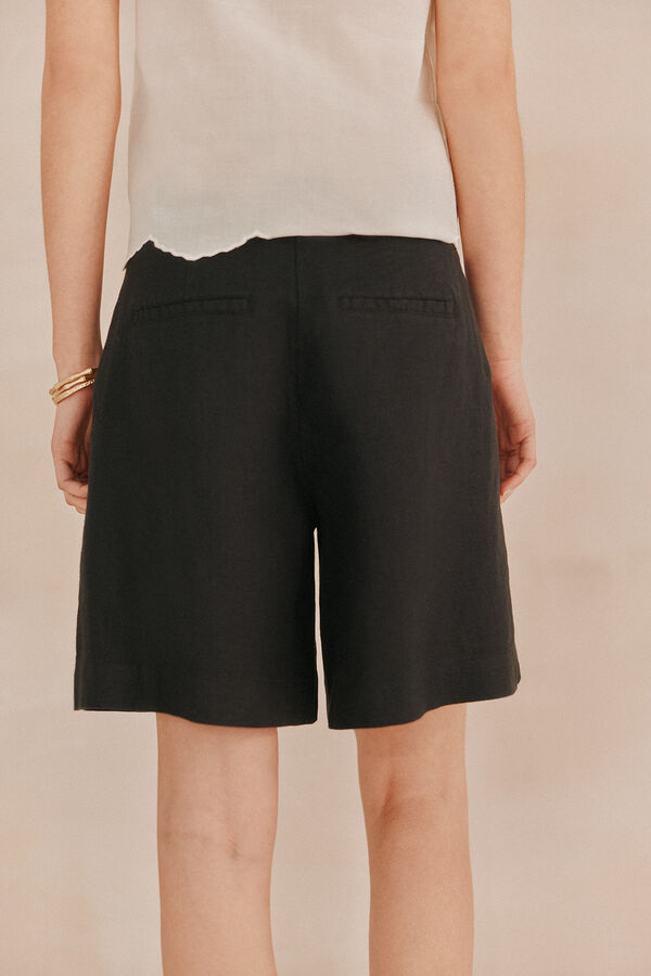 Hoss Intropia Pamelia. Linen Bermuda shorts Black