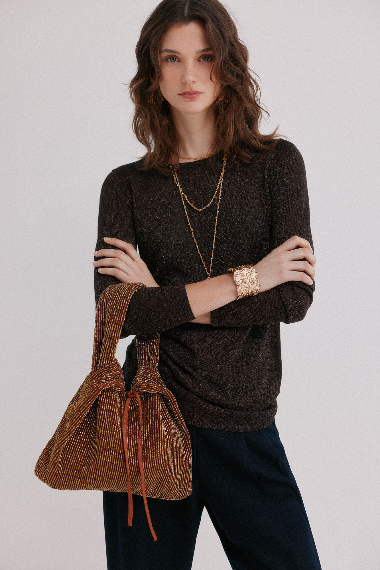 Hoss Intropia Nora. Bolsa de veludo com contas