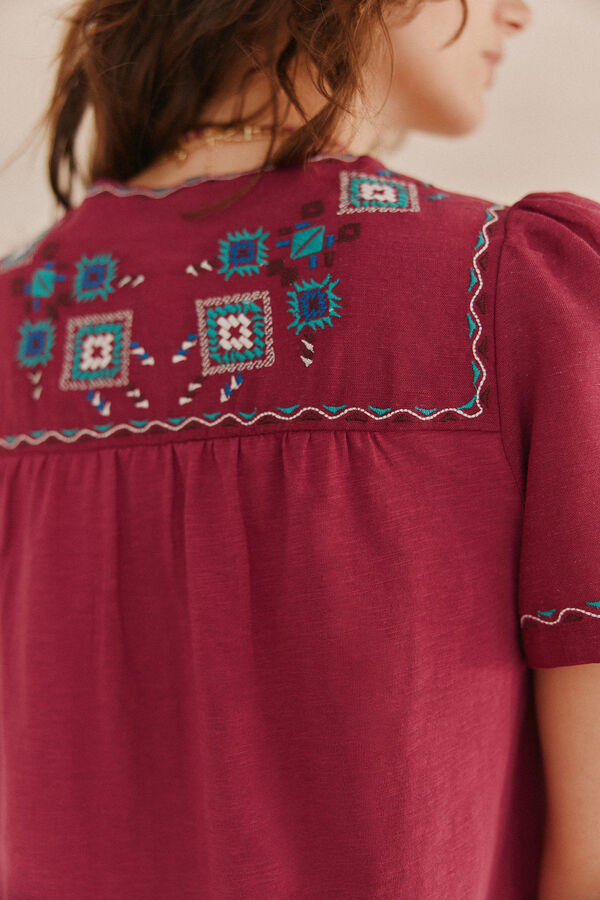Hoss Intropia Malena. Camiseta com bordado étnico Roxo