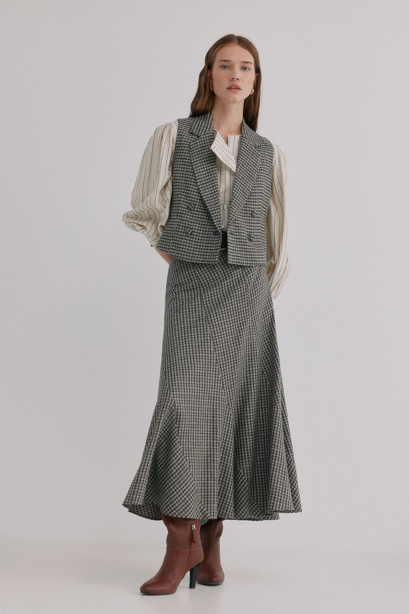 Hoss Intropia Romilda. Saia xadrez