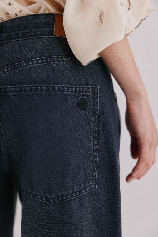 Hoss Intropia Beatriz. Cal&ccedil;a jeans de corte reto Cinzento