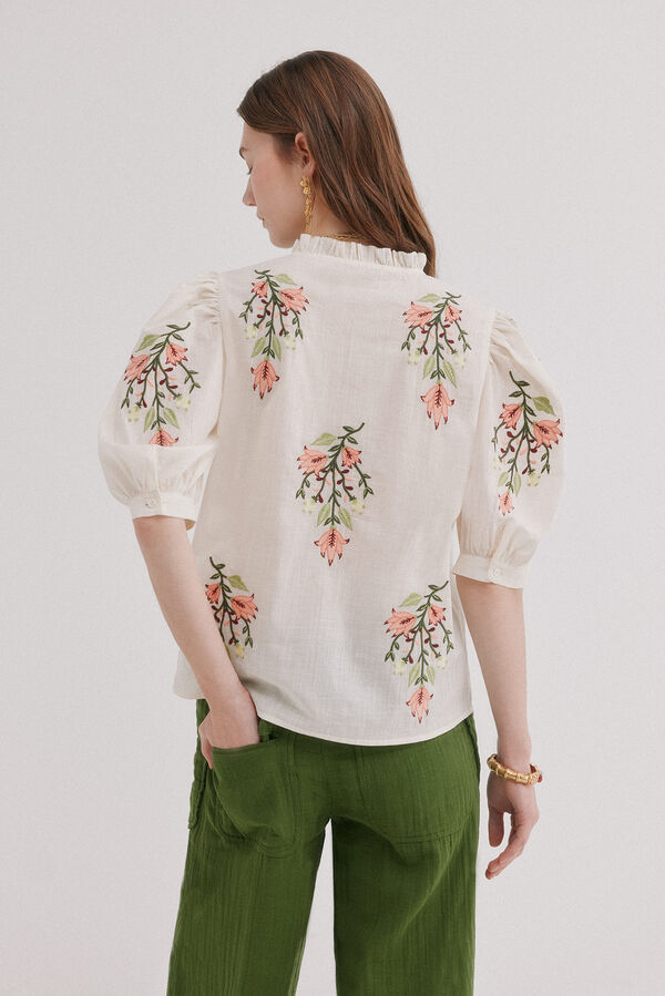 Hoss Intropia Capri. Blusa bordado floral Ecru