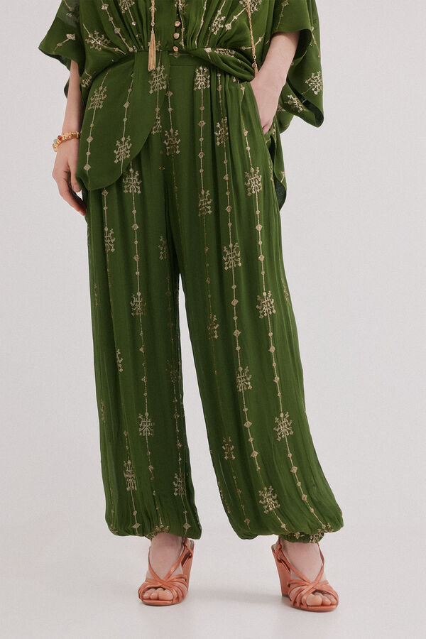 Hoss Intropia Piper. Cal&ccedil;a em tecido bordado Verde