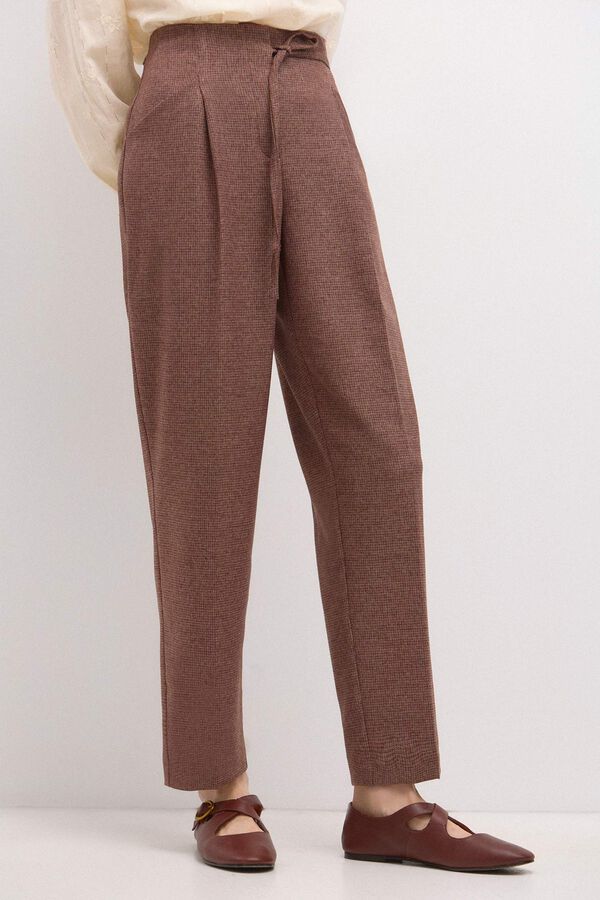 Hoss Intropia Piedad. Pantalón de cuadros con lazada Marron