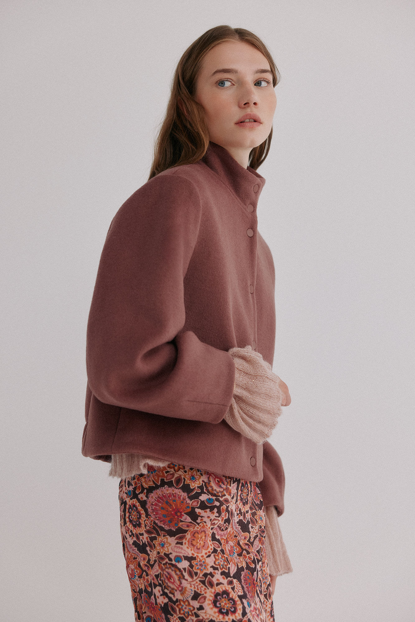 Hoss Intropia Federica. Sobretudo curto