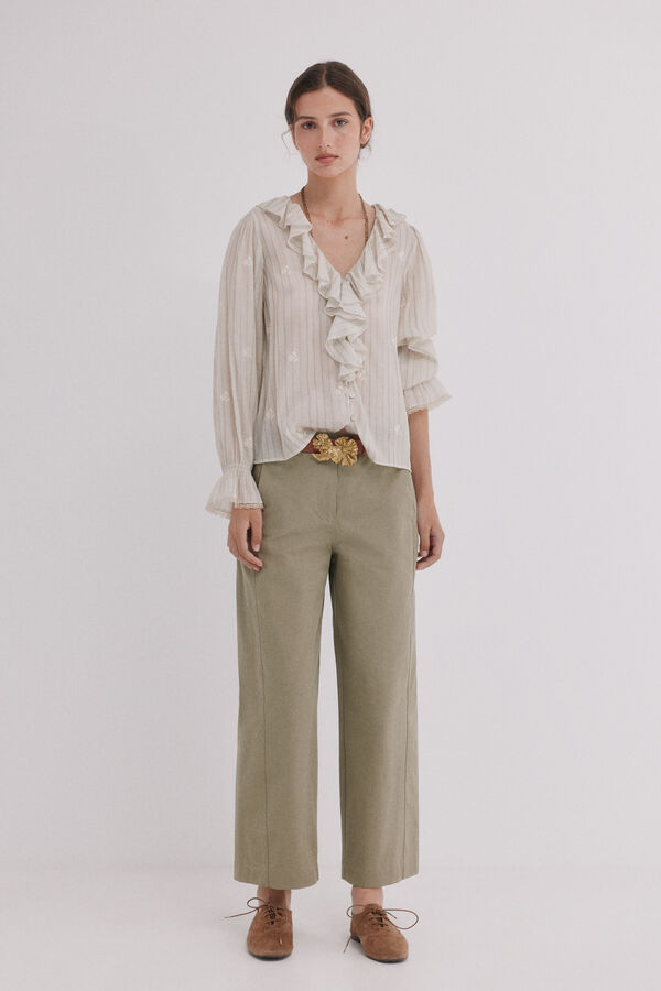 Hoss Intropia Clarisse. Blusa com folhos Ecru