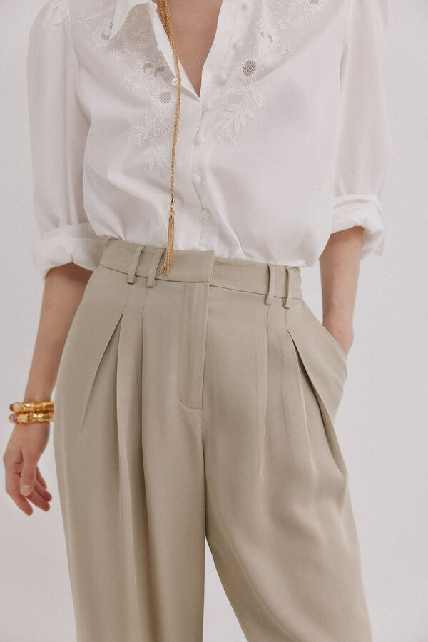 Hoss Intropia Paloma. Cal&ccedil;a com pregas duplas Ecru