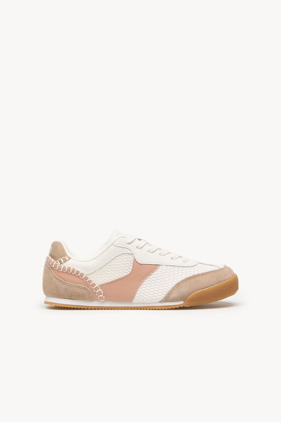 Mia. Zapatilla en serraje