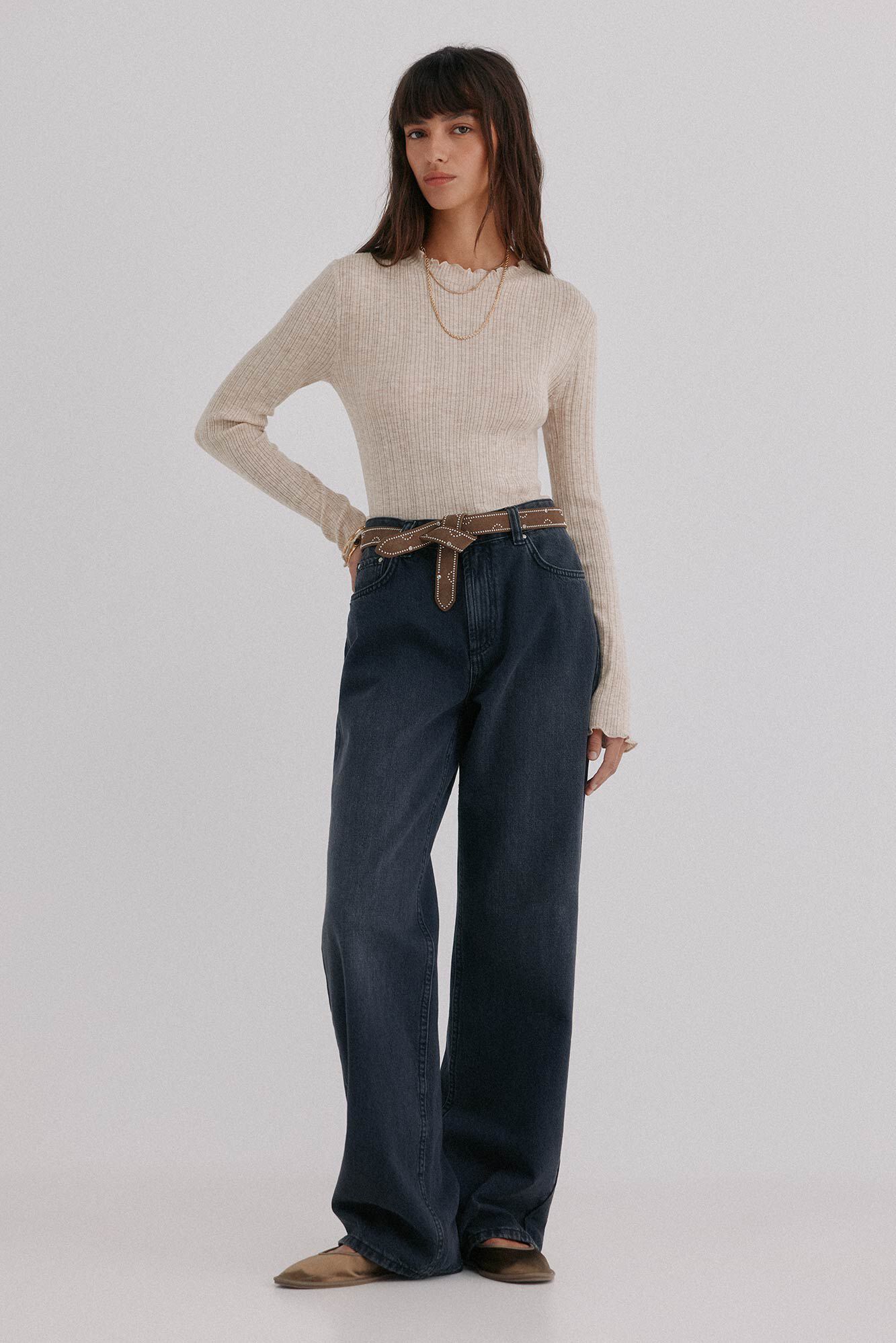 Hoss Intropia Nidia. Top con detalle de ondas