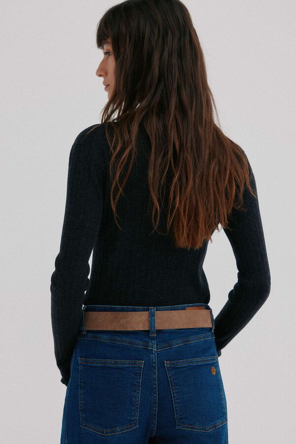 Hoss Intropia Nidia. Top with wave detail Gray