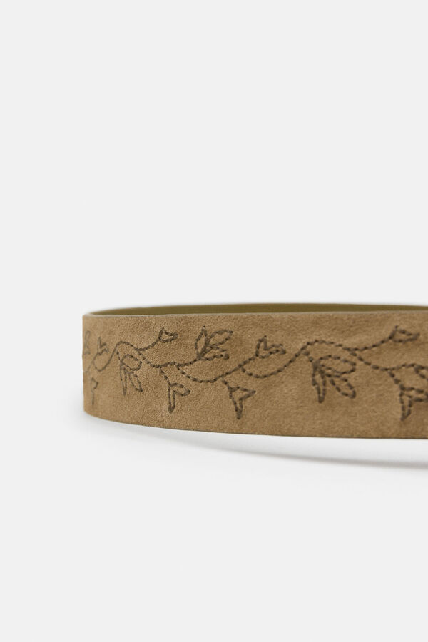 Hoss Intropia Laura. Cinto em croute com pespontos Castanho