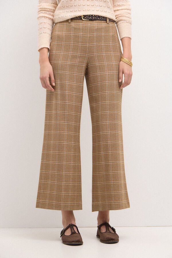 Hoss Intropia Penny. Checkered shorts Brown