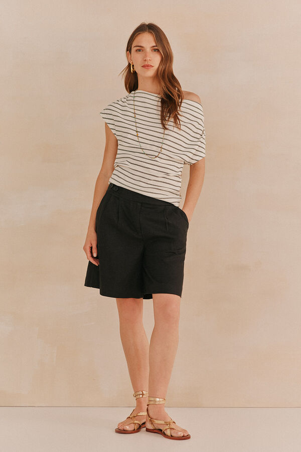 Hoss Intropia Miranda. Draped neckline T-shirt Ivory