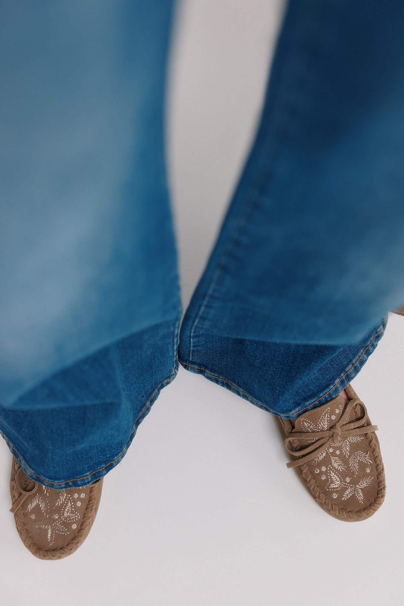 Hoss Intropia Marcela. Mocassins de croute bordados