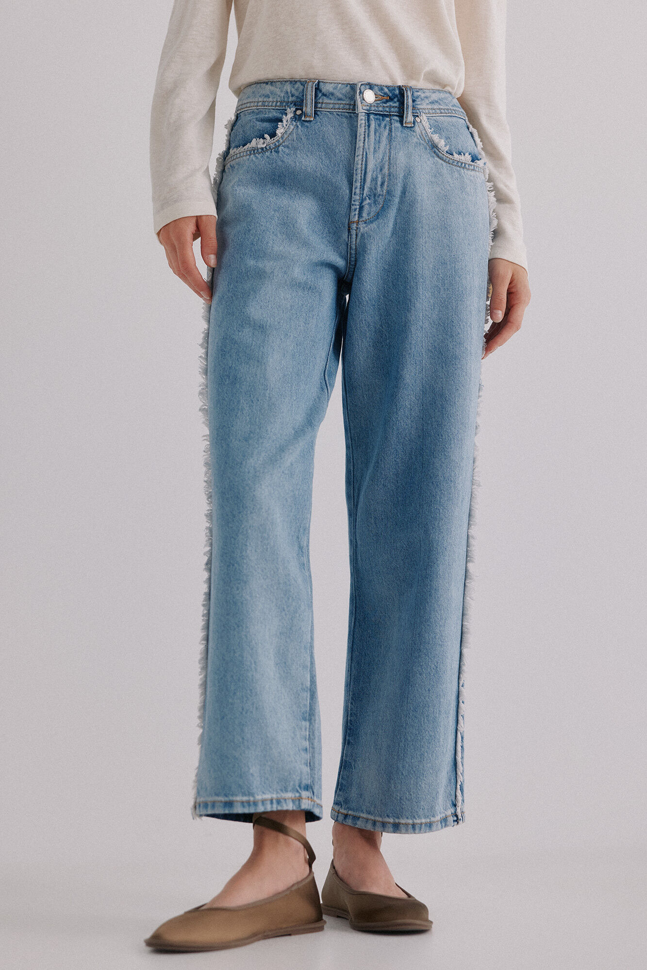 Hoss Intropia Berta. Vaqueros deshilachados